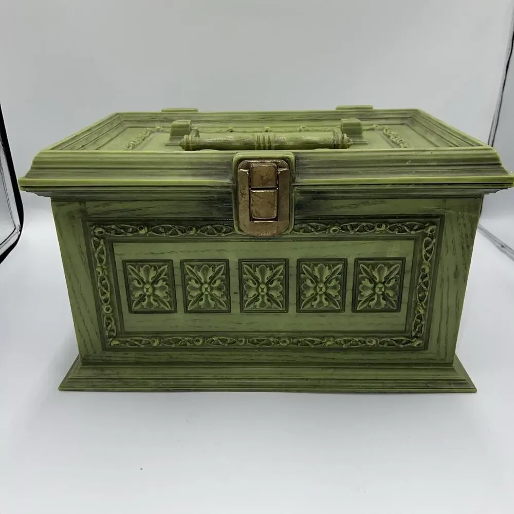 VINTAGE‎ MAX KLEIN GREEN ORNATE PLASTIC SEWING KEEPSAKE BOX